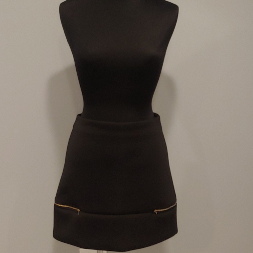 High waisted black midi skirt